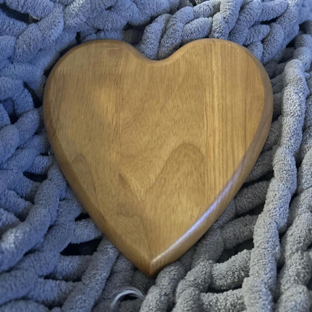 Handcrafted Wooden Heart Shaped Prayer Bowl  Beautiful Gift Religious 3 Crosses - Picture 4 of 9